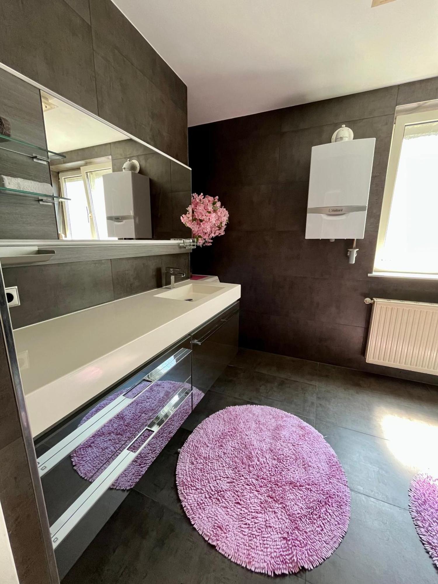 Luxurioeses Apartment Mit Pool Vienna Exterior photo