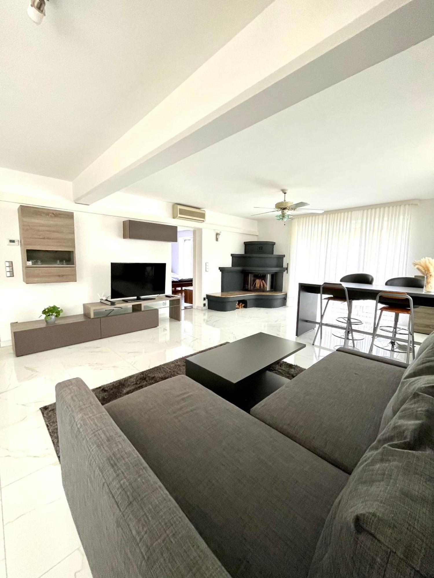 Luxurioeses Apartment Mit Pool Vienna Exterior photo